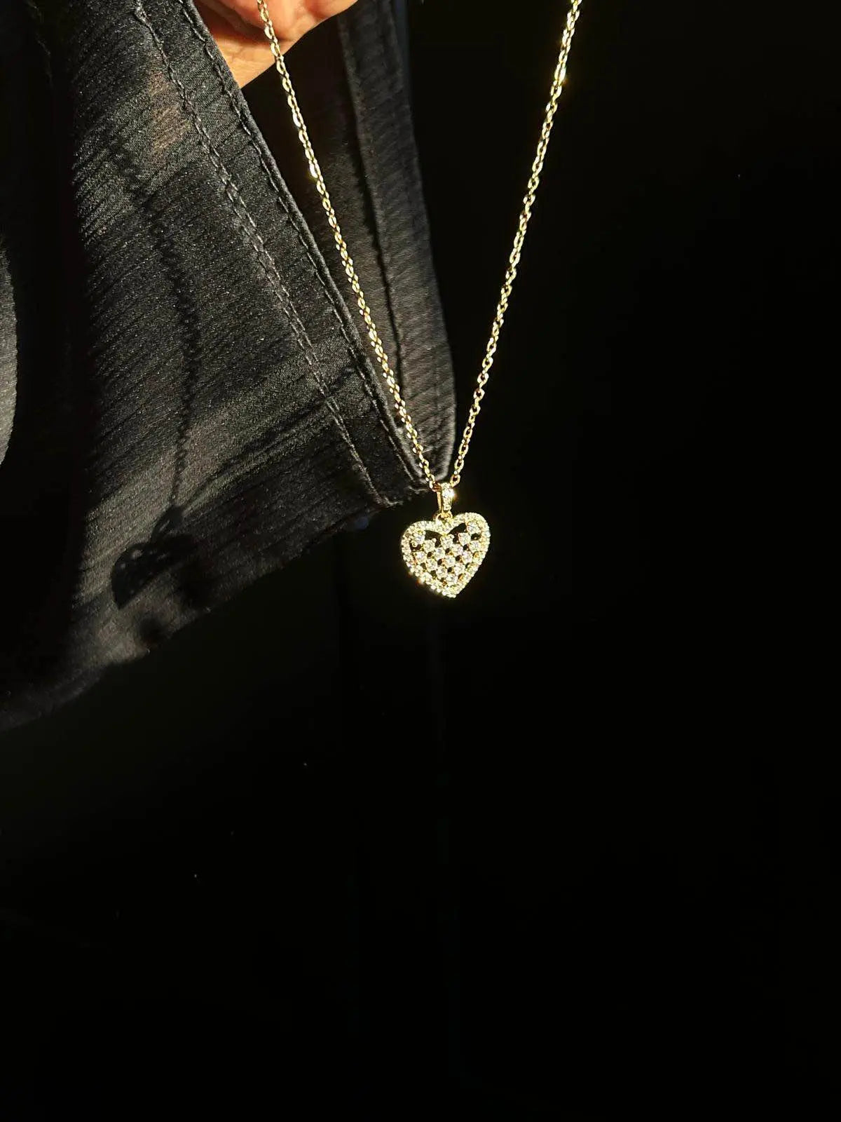 Cubic Zirconia Heart Chain laasim